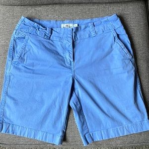 Vineyard Vines Women’s 8” Bermuda Short. Blue. Size 4. Good condition.